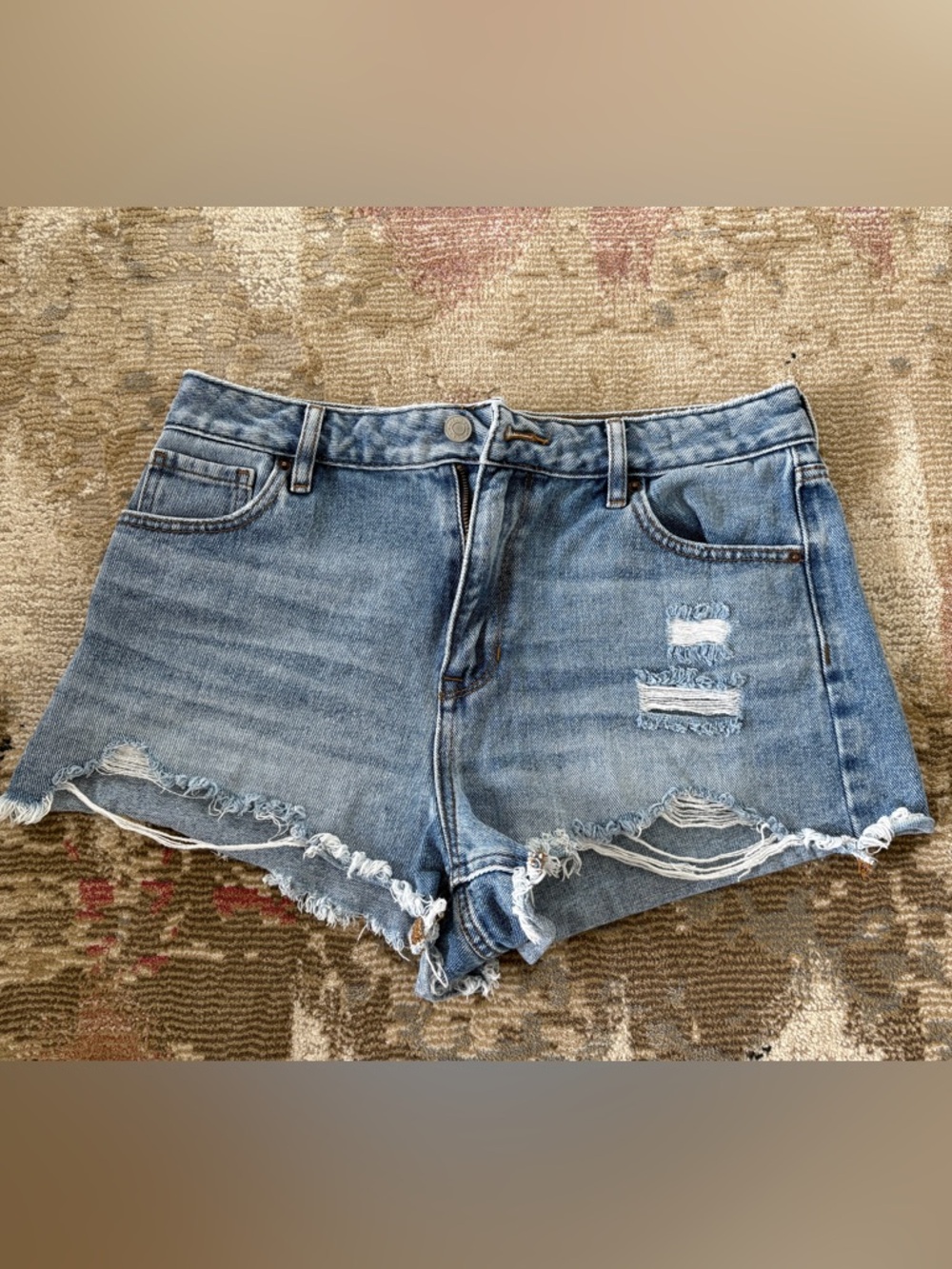 PacSun Women’s Light Wash Distressed Denim Shorts